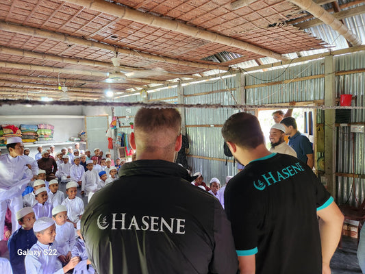 Hasene reached the flood victims in Bangladesh.